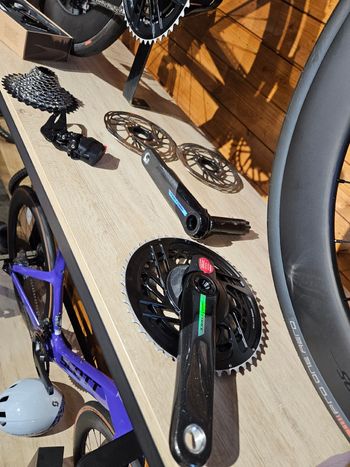 Sram, Force AXS E1 2x12-speed Groupset
