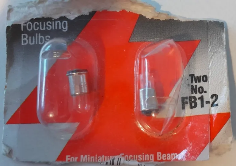 Used TEKNA focusing bulbs no. FB1-2 für Taschenlampen bike — image 1 of 3