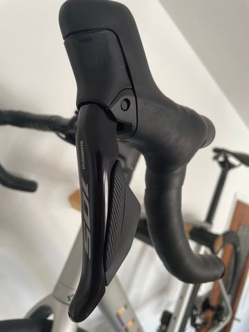 Używany Shimano 105 ST-R7170 Di2 Shift/Brake Lever 2025 Drivetrain & Pedals