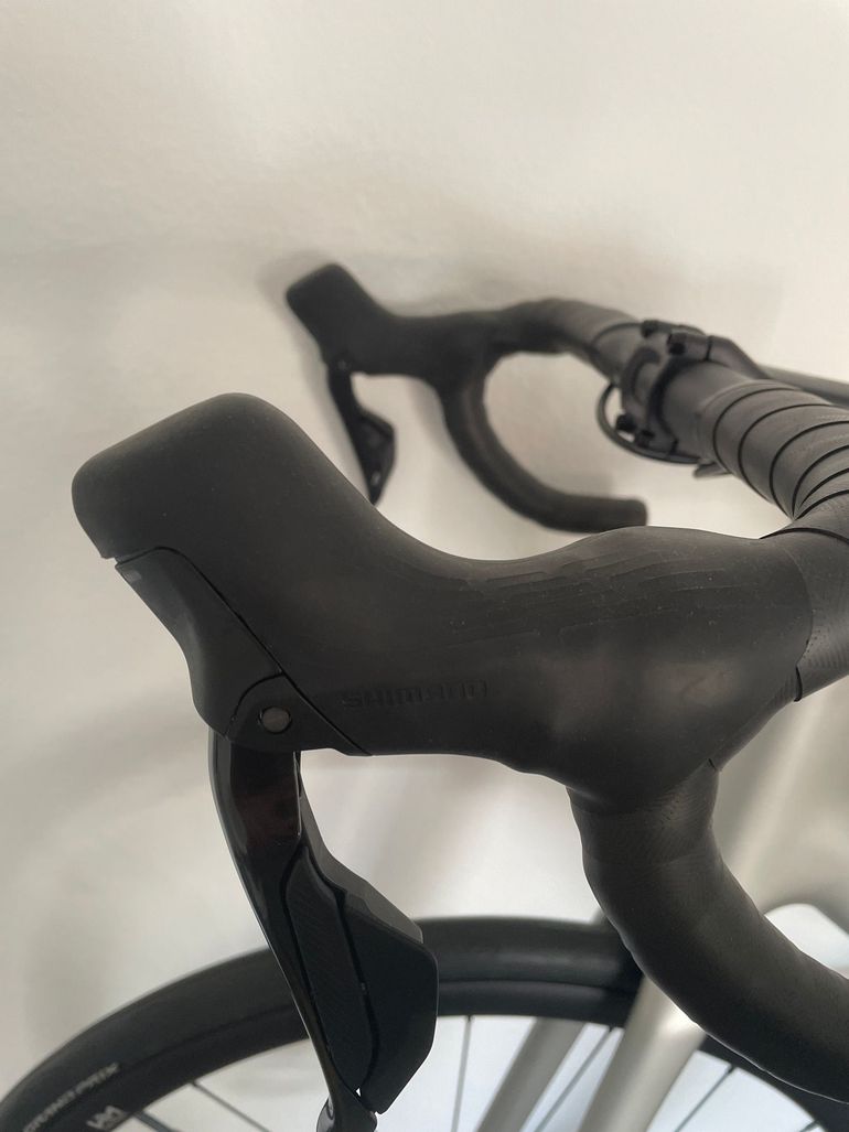 Used Shimano 105 ST-R7170 Di2 Shift/Brake Lever 2025 bike — image 3 of 3