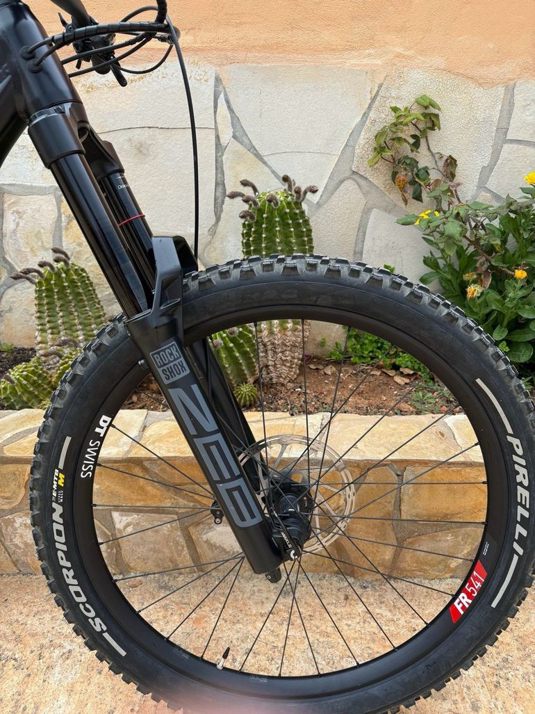 Brugt Dt Swiss fr 541 2024 bike — billede 2 af 3