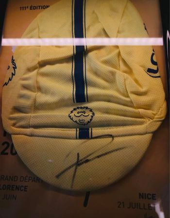 Used Story Cappellino ufficiale Tour de France , originale e autografato da Tadej Pogačar 2024 bike — image 6 of 7