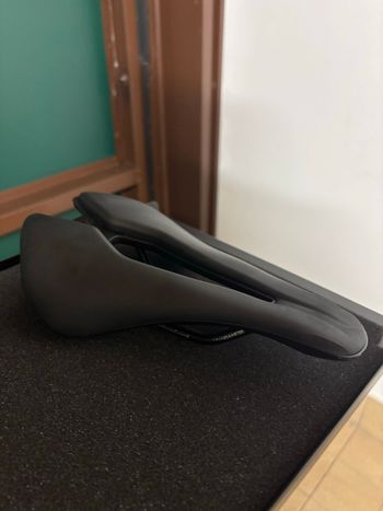 Used Pinarello Linx Ultra Manganese Saddle 2025 bike — image 2 of 5