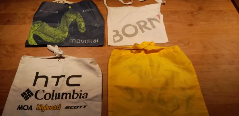 Used Tour de France / Movistar / HTC Columbia / Born Musette / Verpflegungsbeutel bike — image 2 of 2
