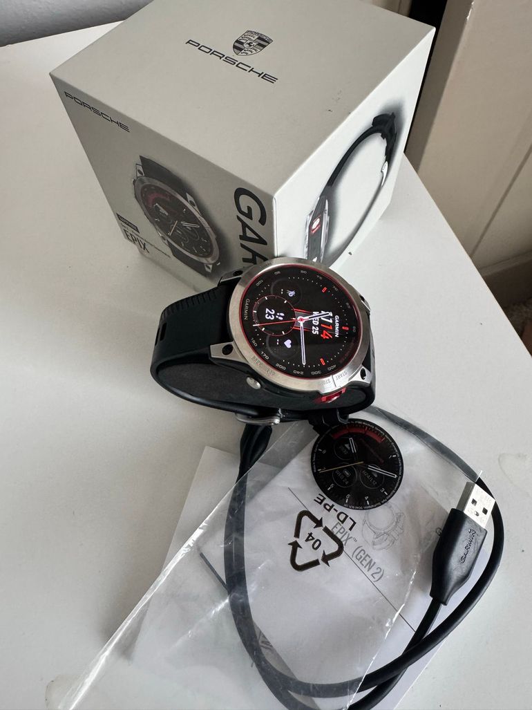 Used Garmin Epix 2 Smartwatch 2022 bike — image 2 of 11