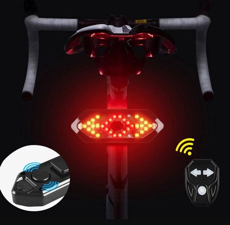 Used senza marca generico Indicatori di direzione luci e suono con telecomando ricaricabili USB bike — image 1 of 2