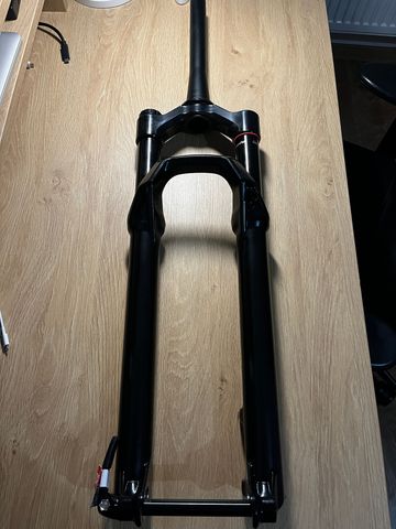 Käytetty RockShox Pike Select + Charger 3 RC2 Fork