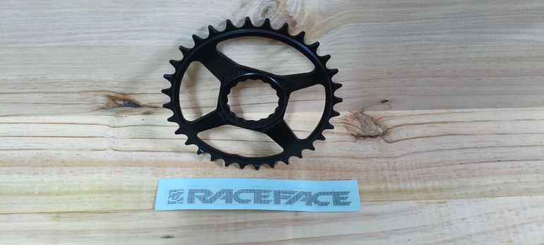 Used Race Face Narrow Wide 104 BCD 32T Chainring 2026 bike — image 4 of 6