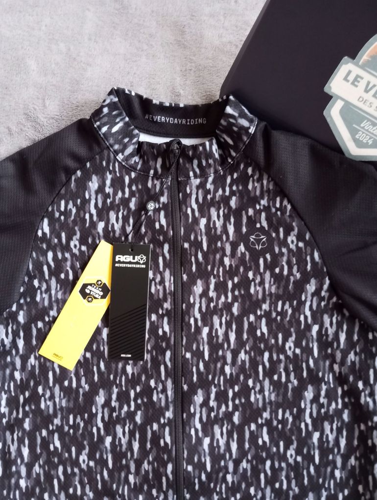 Used AGU essential jersey black Melange femme Taille XS bike — image 2 of 6