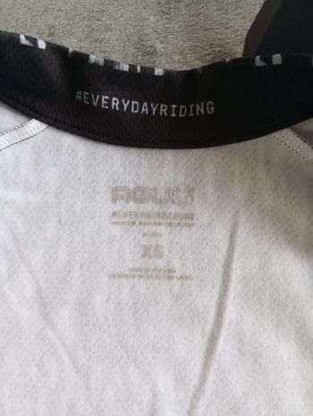 Used AGU essential jersey black Melange femme Taille XS bike — image 6 of 6