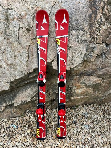 Atomic Race 110 cm 2023 Skiing & Skitouring de segunda mano