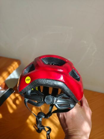 Used MET Vinci MIPS Helmet 2025 bike — image 3 of 6