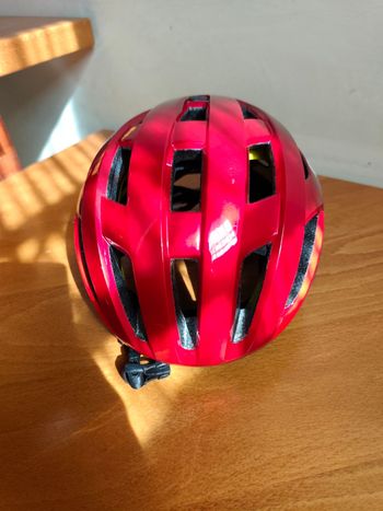 Used MET Vinci MIPS Helmet 2025 bike — image 4 of 6