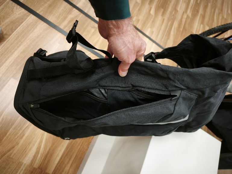 Used Rapha 20L Backpack 2025 bike — image 7 of 9
