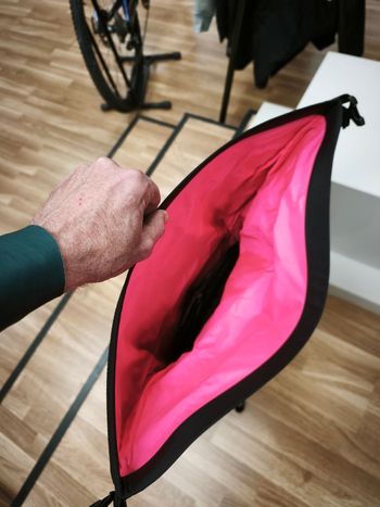 Used Rapha 20L Backpack 2025 bike — image 4 of 9