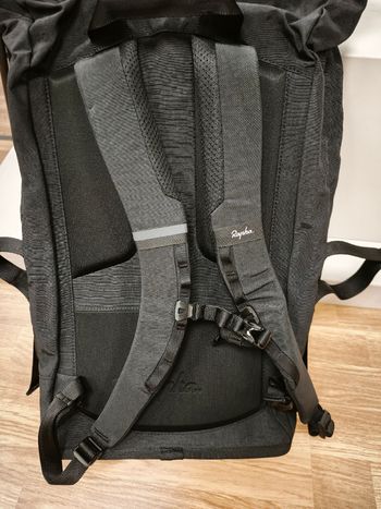 Used Rapha 20L Backpack 2025 bike — image 6 of 9