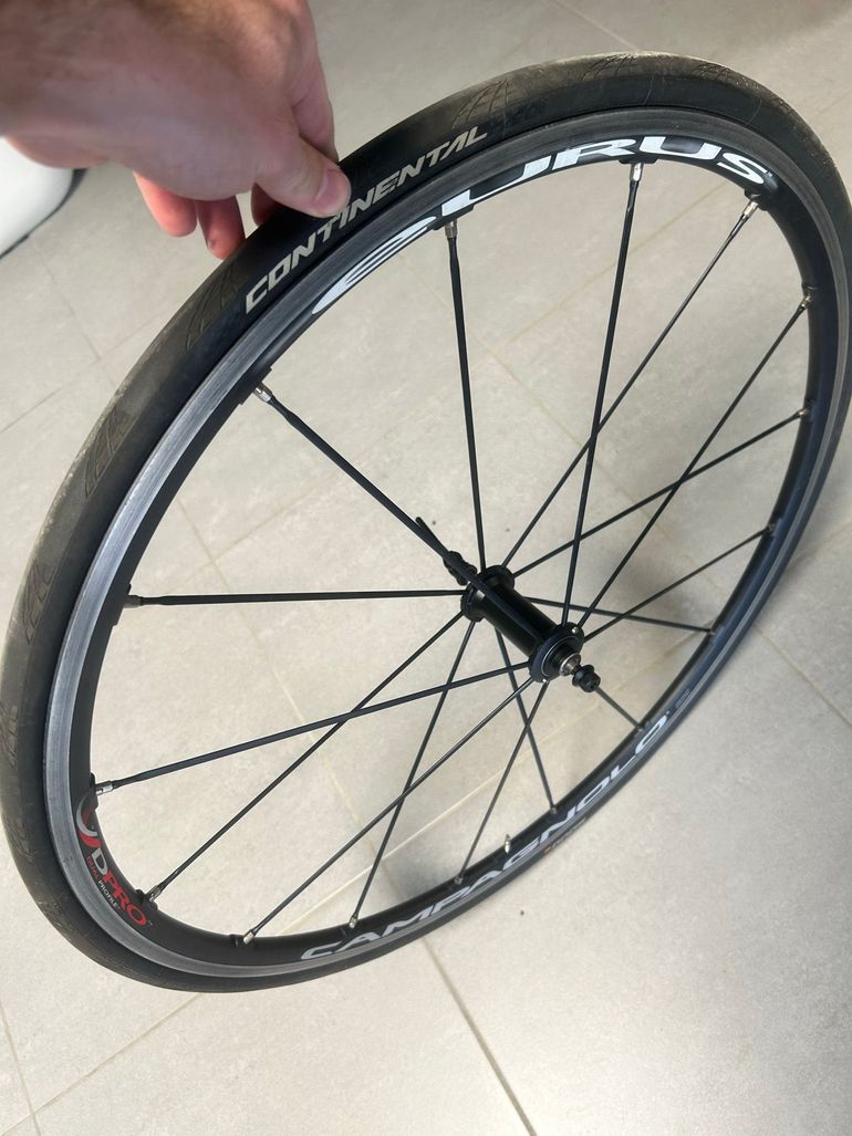 Used Campagnolo paire de roue bike — image 7 of 10