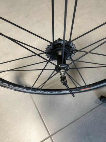 Used Campagnolo paire de roue bike — image 3 of 10