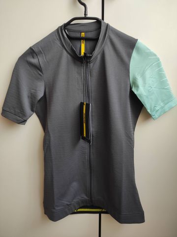 Mavic Essential Short Sleeves Women's Cycle Jersey Size XS Carbon/Mint Cycling Clothing d'occasion