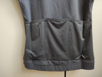 Used Mavic Essential Short Sleeves Women's Cycle Jersey Size XS Carbon/Mint bike — image 4 of 12
