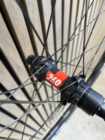 Used Cuore Wave Race Disc Wheelset 60/50mm Aero 2025 bike — image 5 of 11