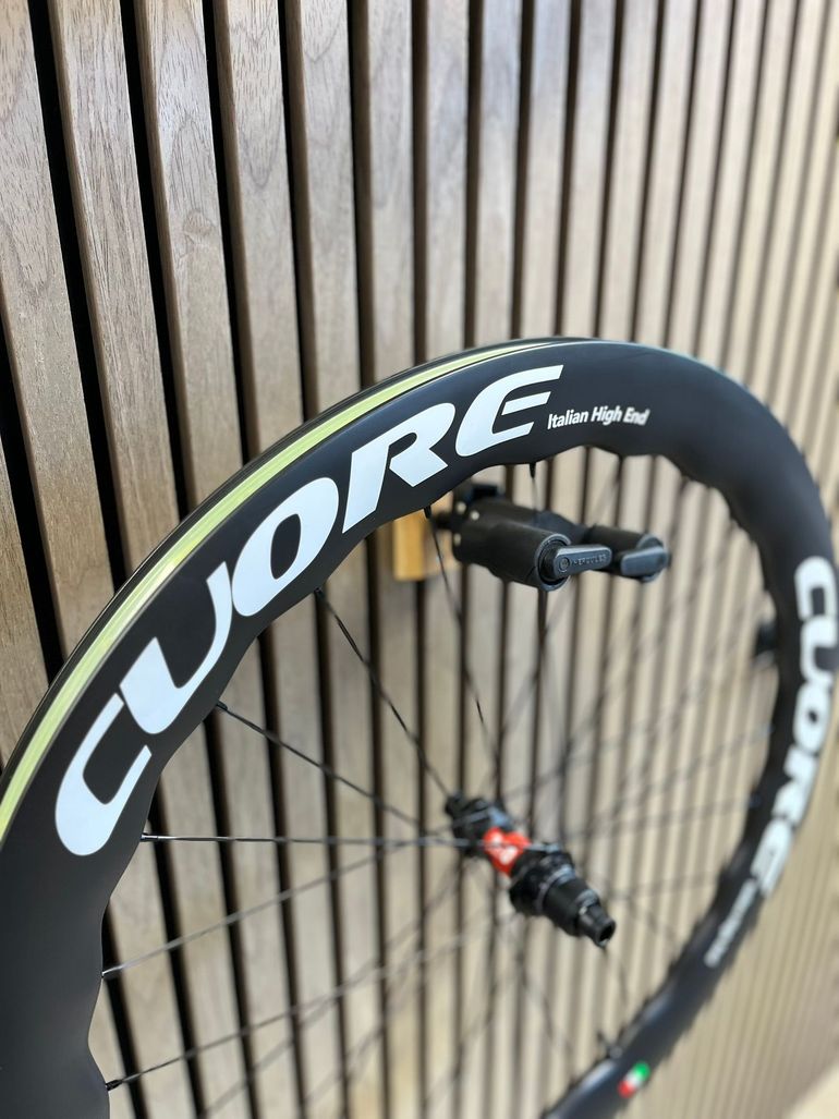Used Cuore Wave Race Disc Wheelset 60/50mm Aero 2025 bike — image 6 of 11