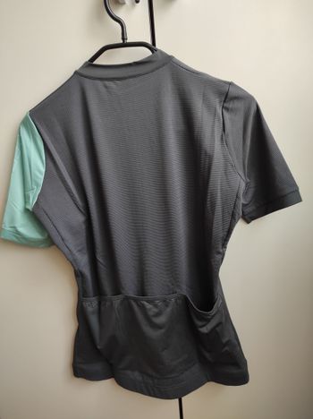 Used Mavic Essential Short Sleeves Women's Cycle Jersey Size M Carbon/Mint bike — image 4 of 9