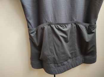 Used Mavic Essential Short Sleeves Women's Cycle Jersey Size L Carbon/Mint bike — image 5 of 9