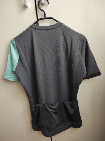 Used Mavic Essential Short Sleeves Women's Cycle Jersey Size L Carbon/Mint bike — image 3 of 9