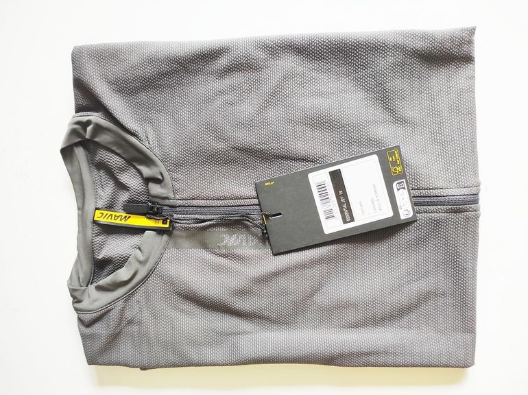 Used Mavic Essential Short Sleeves Women's Cycle Jersey Size L Carbon/Mint bike — image 7 of 9