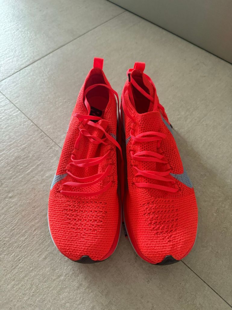 Used Nike Vaporfly 4% 2018 bike — image 2 of 5