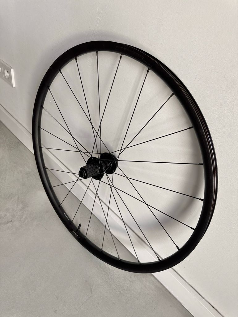 Used Giant PX2 Evo Wheelset bike — image 4 of 12