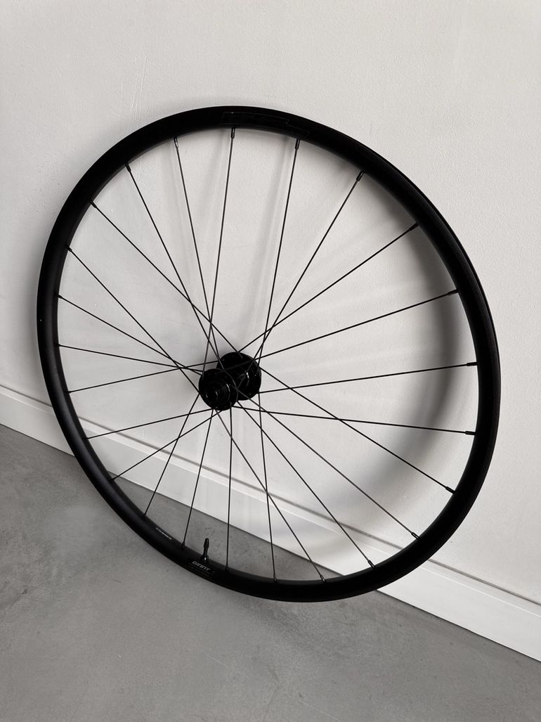 Used Giant PX2 Evo Wheelset bike — image 3 of 12