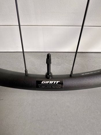 Used Giant PX2 Evo Wheelset bike — image 9 of 12