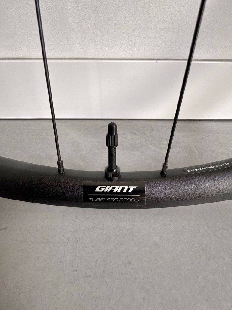 Used Giant PX2 Evo Wheelset bike — image 9 of 12