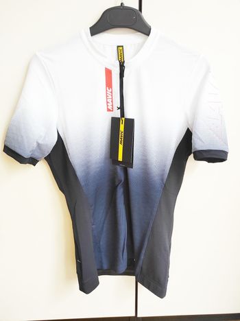Used Mavic Essential Short Sleeves Women's Cycle Jersey Size M Deep Blue/White bike — image 3 of 13