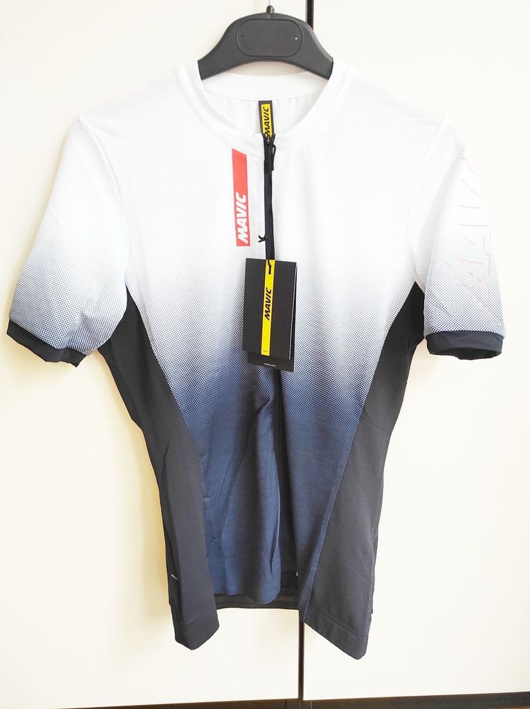 Used Mavic Essential Short Sleeves Women's Cycle Jersey Size M Deep Blue/White bike — image 3 of 13