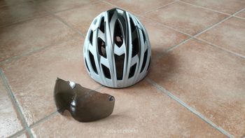 Used shinmax Casco bici Nero Bianco con visiera magnetica e retina interna 2019 bike — image 9 of 9