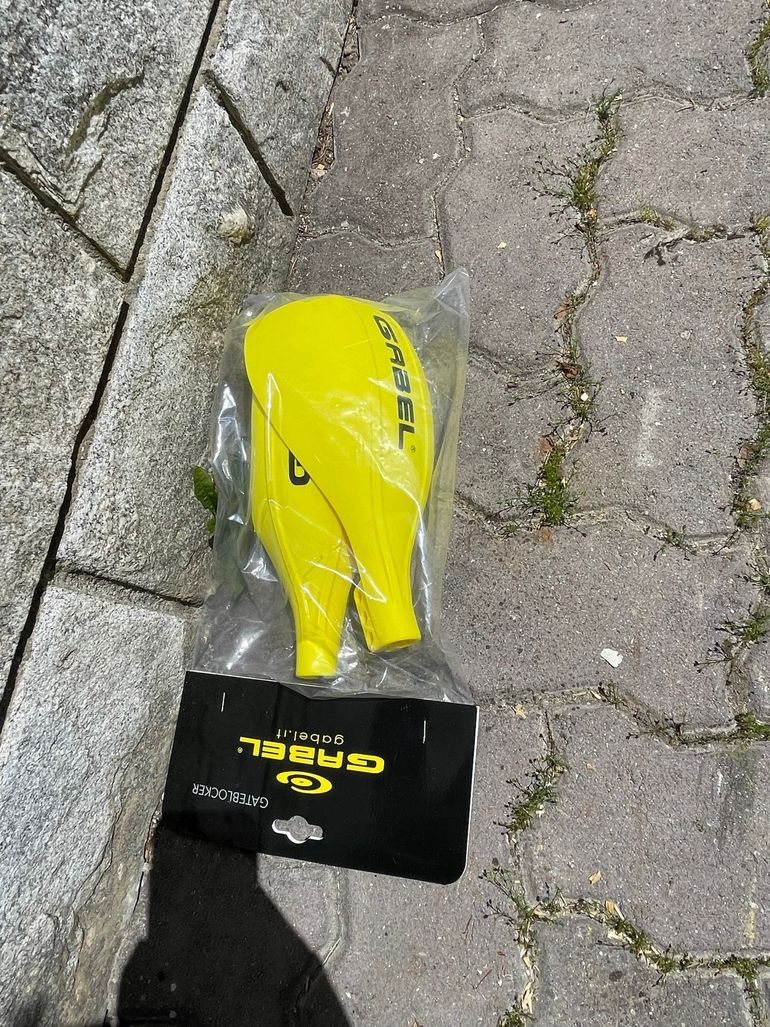 Used Gabel Shin Guards Sr – Yellow 2026 bike — image 2 of 4