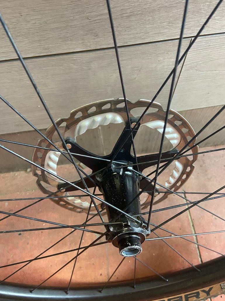 Used Syncros Revelstok 1.0 carbon 29” bike — image 5 of 5