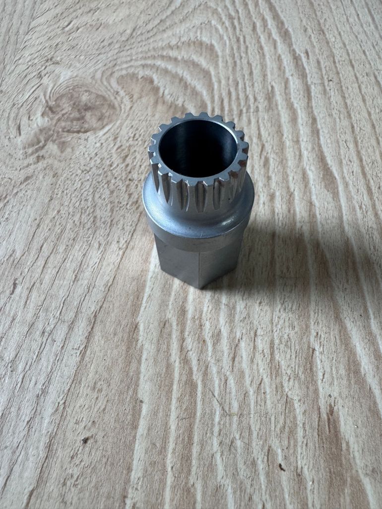Used Dt Swiss EXP Tool 2024 bike — image 3 of 3
