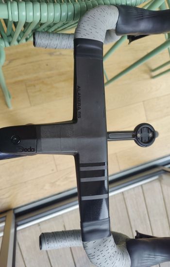 Deda Elementi, Alanera RS Integrated Carbon Handlebar