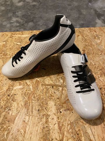 Brugt Giro Techlace 42 bike — billede 3 af 3