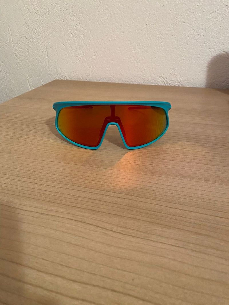 Used Oakley RLSV bike — image 2 of 6