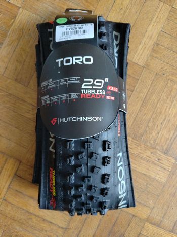 Used Hutchinson Toro Tubeless 29 2.10 bike