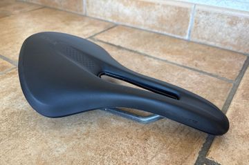 Used Fizik Aliante R1 Saddle Saddles & Seatposts