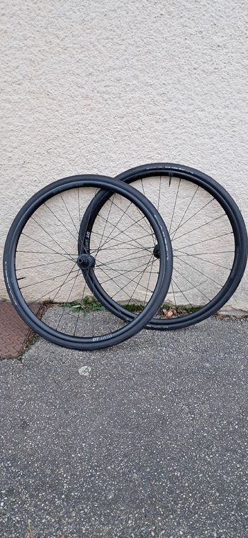 Used Dt Swiss LN Performance Disc Road Wheelset 700c 2025 bike — image 1 of 2