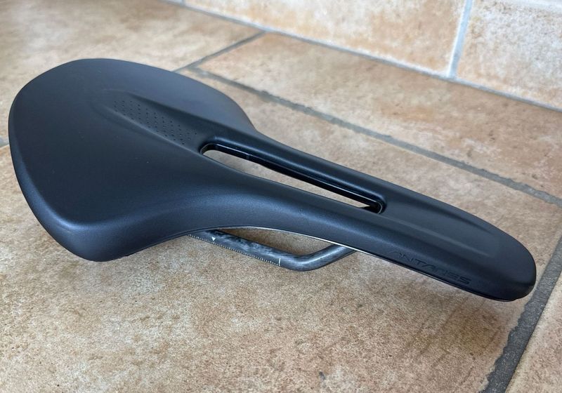 Gebrauchtes Fizik Vento Antares R1 150mm Saddles & Seatposts