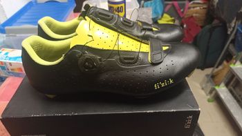 Used Fizik tempo over curve R5 bike — image 2 of 5