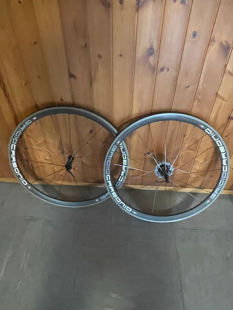 Used Grigio carbonio t1000 bike — image 1 of 9